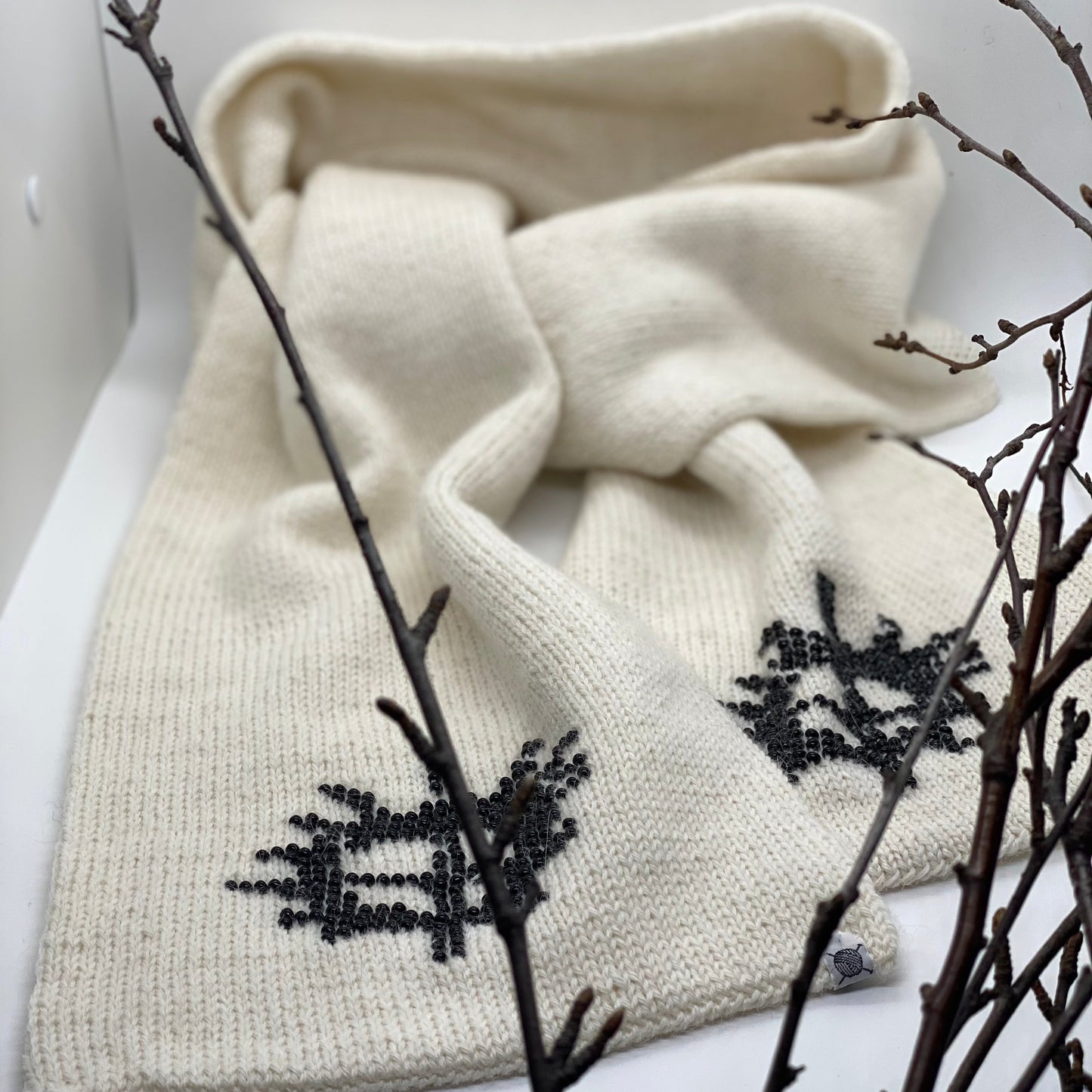 Skjerf med samisk solmotiv strikkeoppskrift