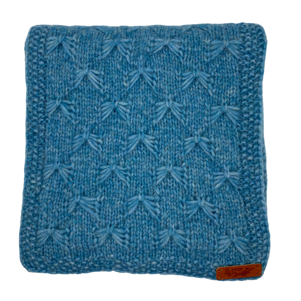 Sommerfuggel i vinterland skjerf til dame strikkeoppskrift