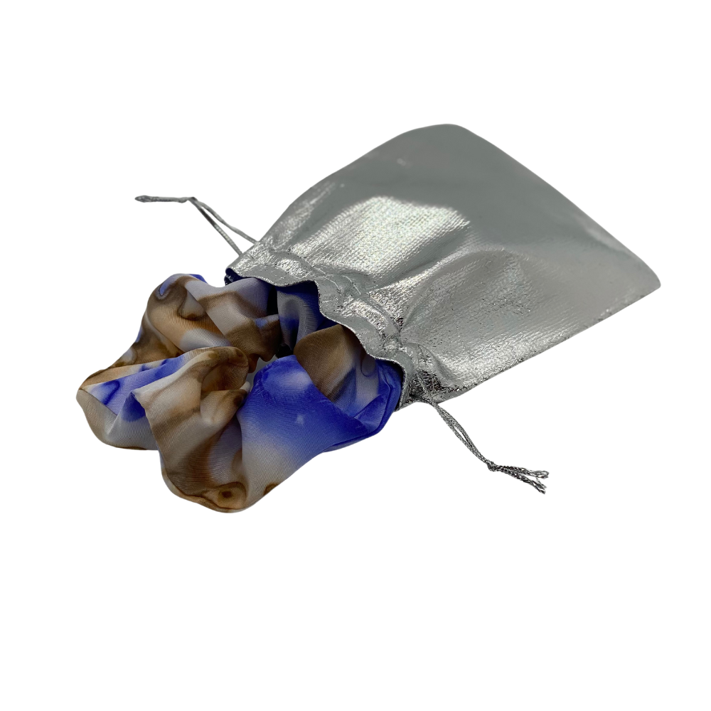 Scrunchie av håndmalt silke