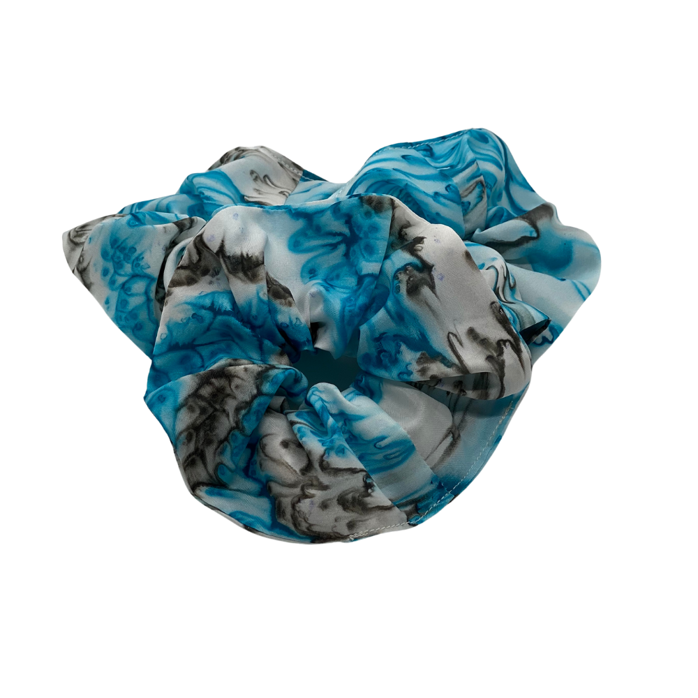 Scrunchie av håndmalt silke