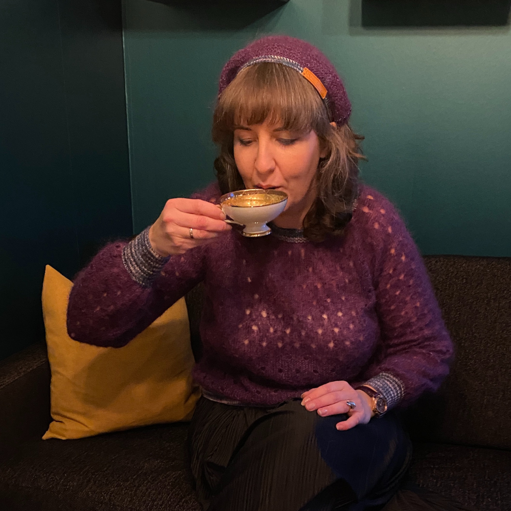 Superlett skaut i silke og mohair med perler