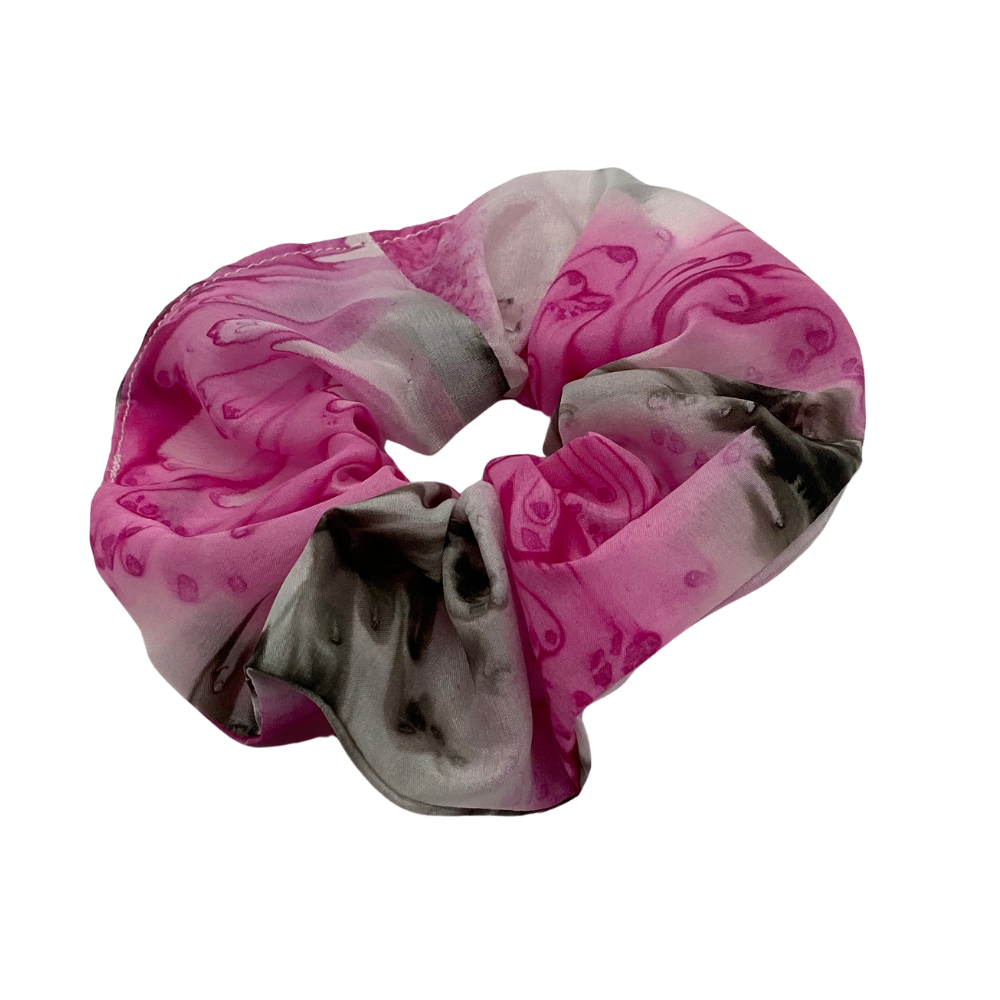 Scrunchie av håndmalt silke