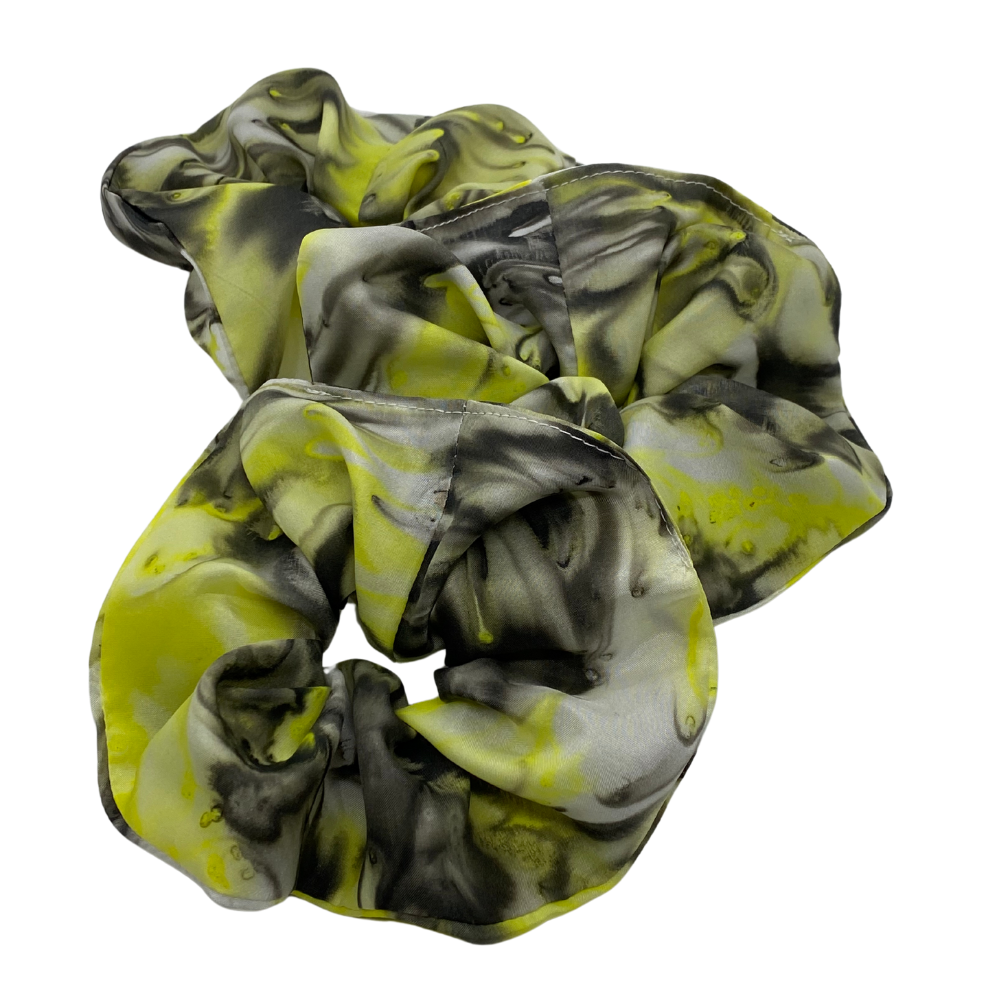 Scrunchie av håndmalt silke